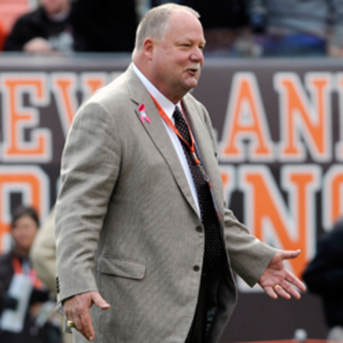 Mike Holmgren and the Oakland Raiders are in discussions about a position with the team. (Jason Miller/Getty Images)