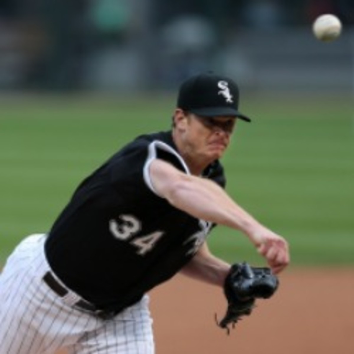White Sox pitcher Gavin Floyd will miss at least 14 months due to Tommy John surgery. (Photo courtesy of the Chicago Tribune.)