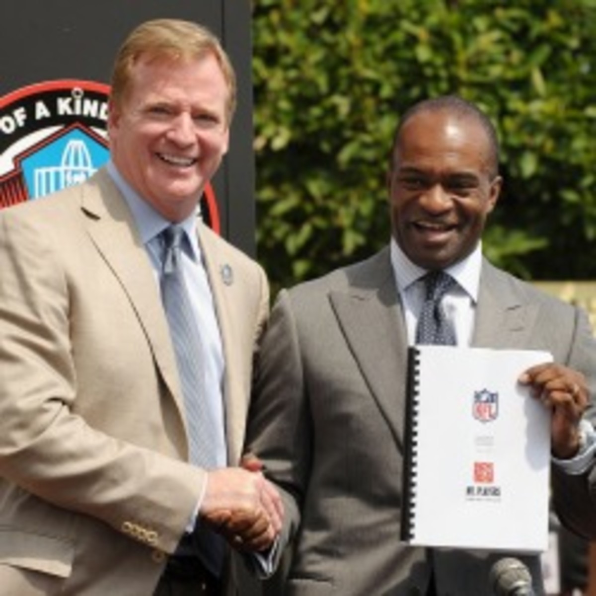 The NFL and NFLPA are in hot water with the U.S. Congress over lack of progress on HGH testing. (Michael Loccisano/Getty Images)