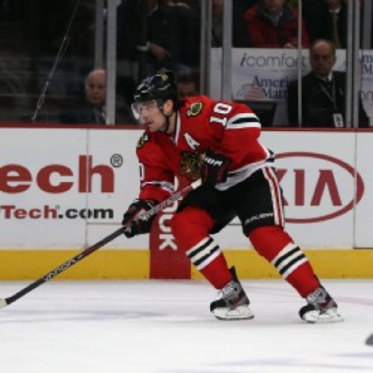 Blackhawks left wing Patrick Sharp will be out 3-4 weeks with an injured shoulder. (Jonathan Daniel/Getty Images)