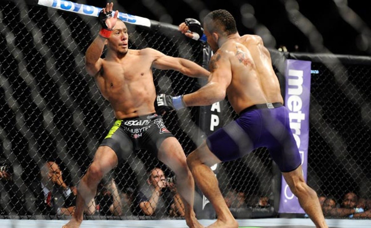 Ivan Menjivar (left) has gone 4-1 since Apr. 2011, with his one loss coming against Mike Easton (right).