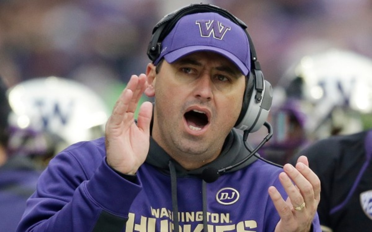 Steve Sarkisian's Washington team went 8-4 this season. (AP Photo/Elaine Thompson