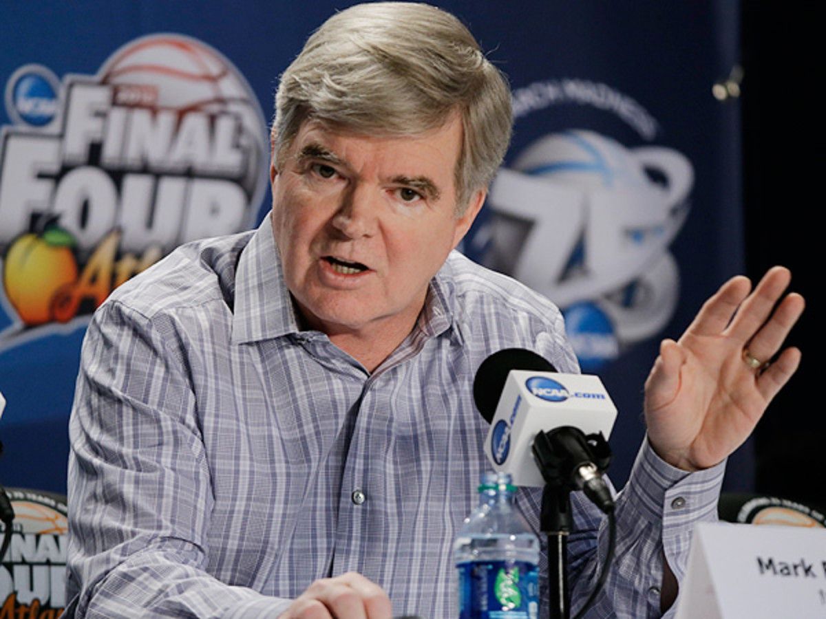 Mark Emmert didn't shy away from confronting reporters at Thursday's Final Four press conference. (David J. Phillip/AP)