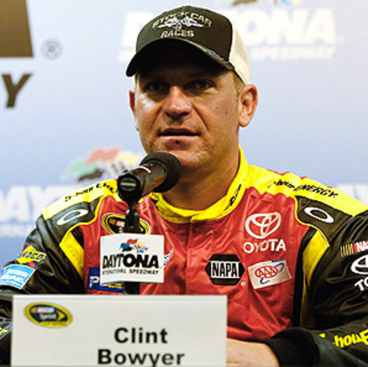 Clint Bowyer vaguely answered questions about his feud with Jeff Gordon at the end of 2012.