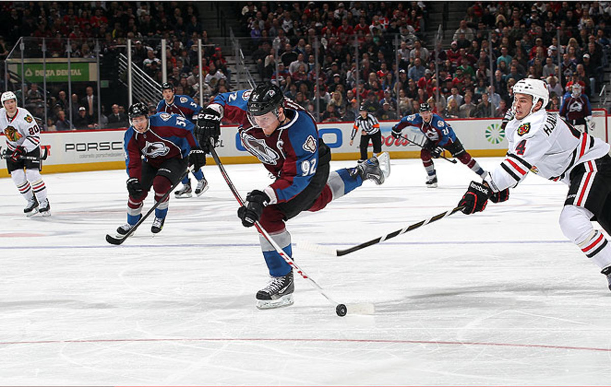 Niklas Hjalmarsson and the Hawks couldn't keep up with Gabriel Landeskog and the fleet young Avs.