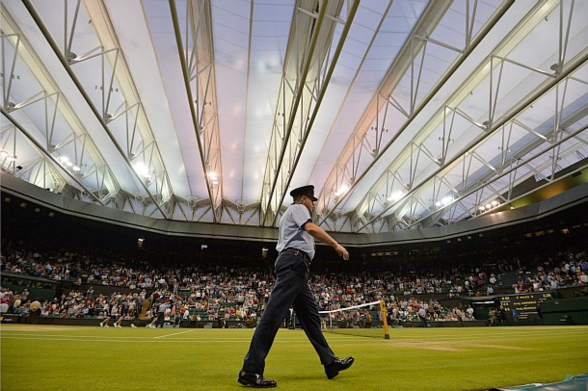 The Centre Court roof lights. (Carl Court/AFP/Getty Images)