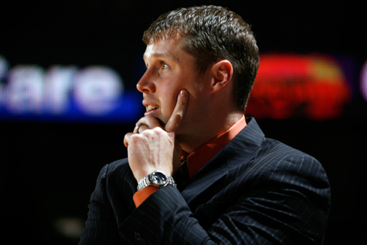 Dave Joerger worked his way up from professional baskestball's minor leagues. (Joe Murphy/Getty Images)
