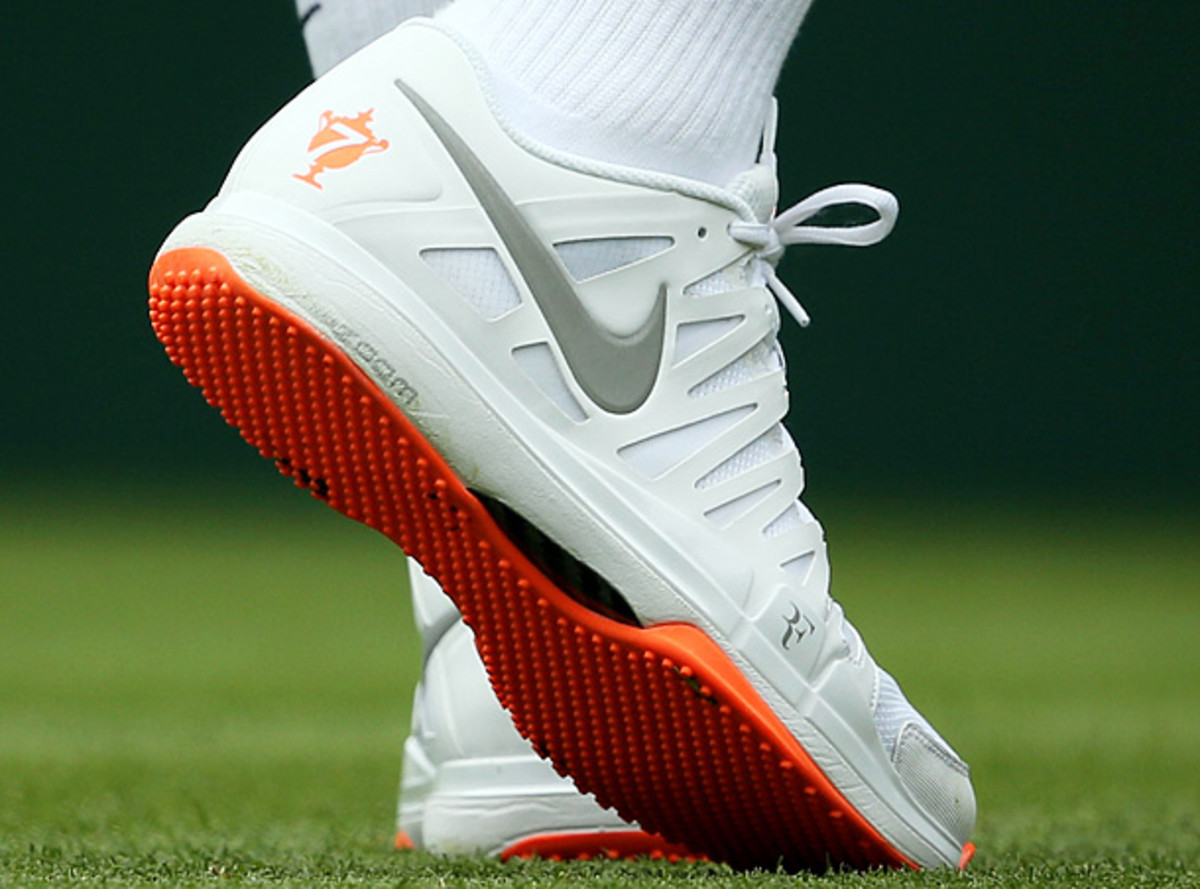 Wimbledon asks Roger to switch shoes - Sports