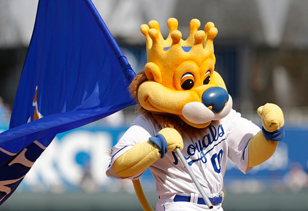 Court hearing case of Royals fan injured by hot dog thrown by mascot -  Sports Illustrated