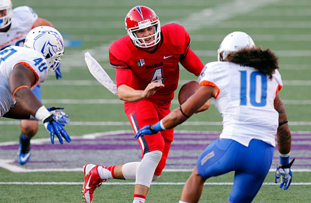Derek Carr (4) led Fresno State on a game-winning, 87-yard scoring drive to beat Boise State on Friday.