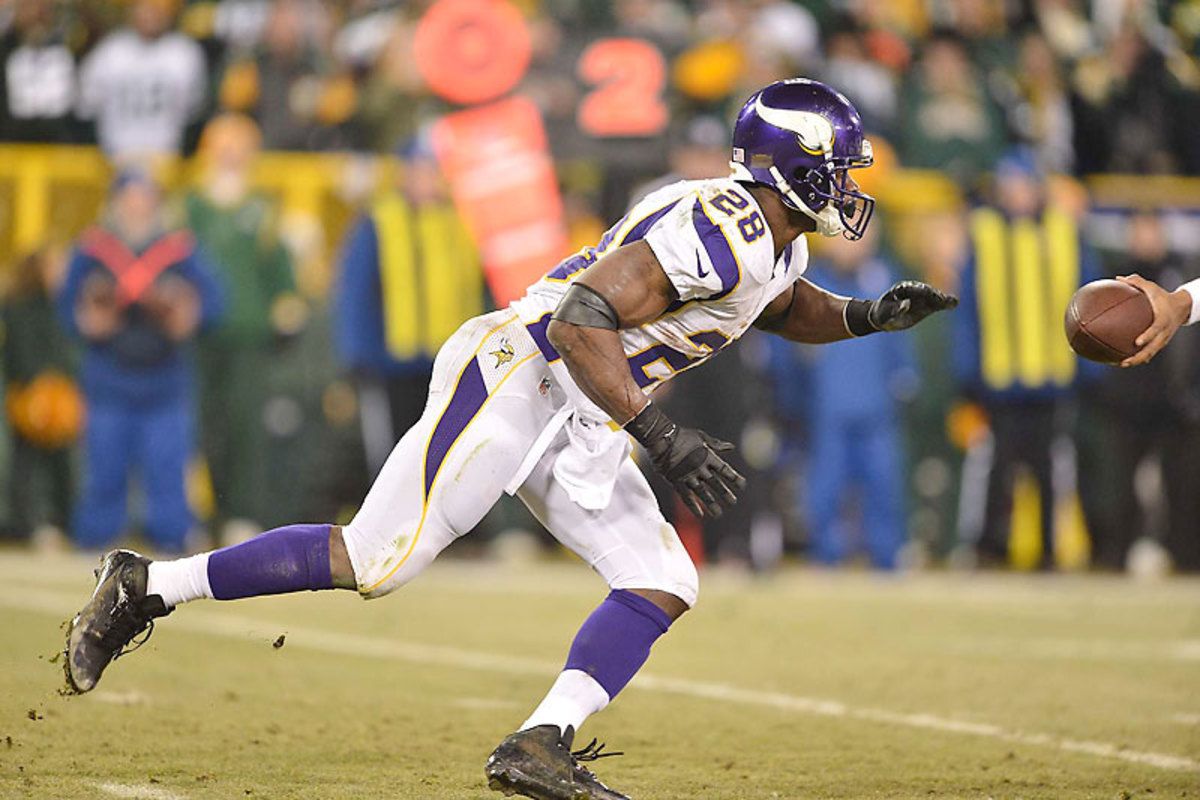peterson-handoff-800.jpg