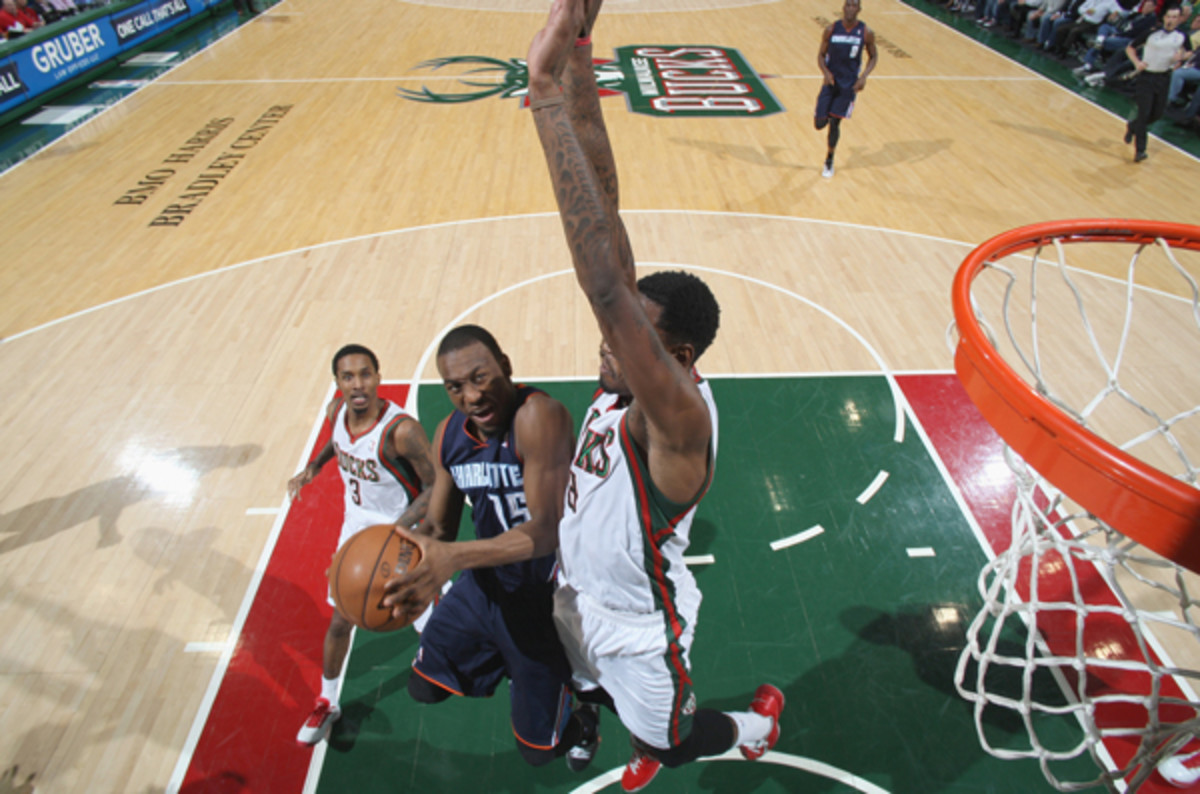 Larry Sanders doing what he does best. (Gary Dineen/Getty Images)