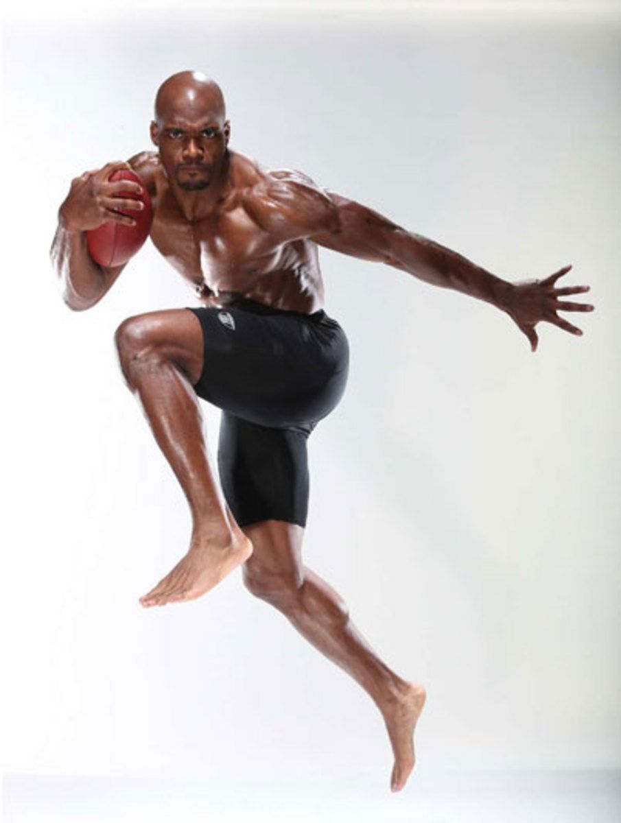 peterson-pose1-555h.jpg