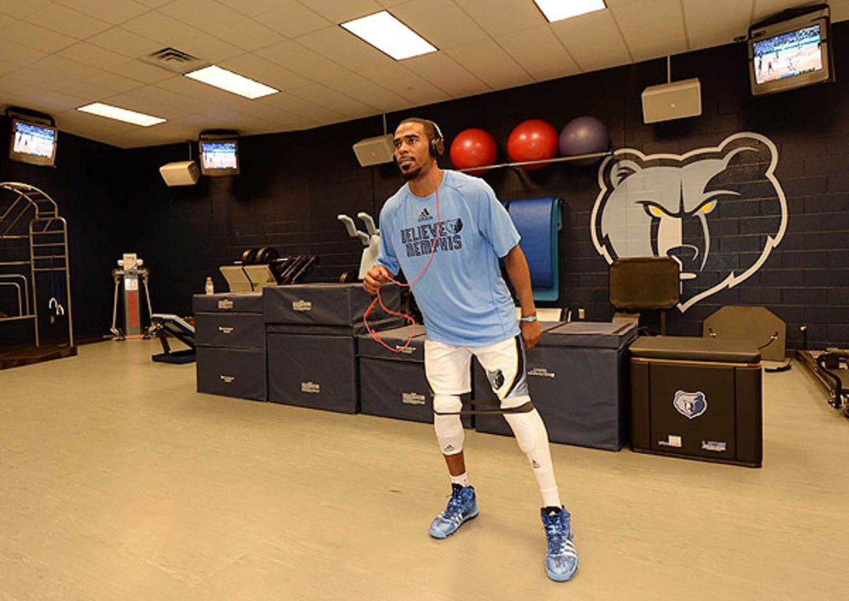 mike-conley-memphis-grizzlies-nba-playoffs-2013-stretch.jpg