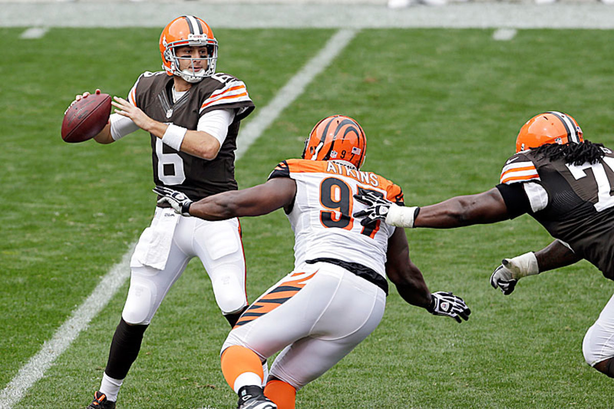 geno-atkins-browns-rush-800