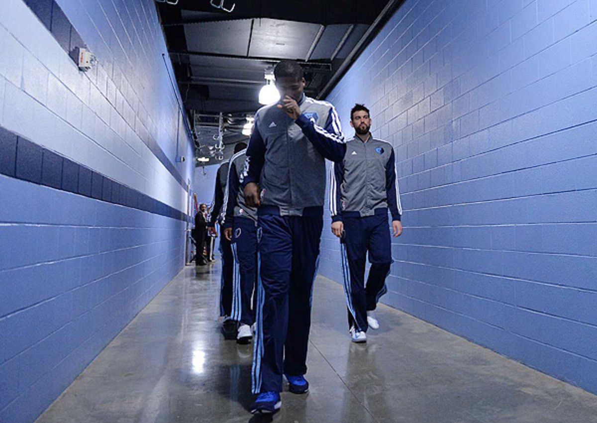 memphis-grizzlies-nba-playoffs-2013-hallway.jpg