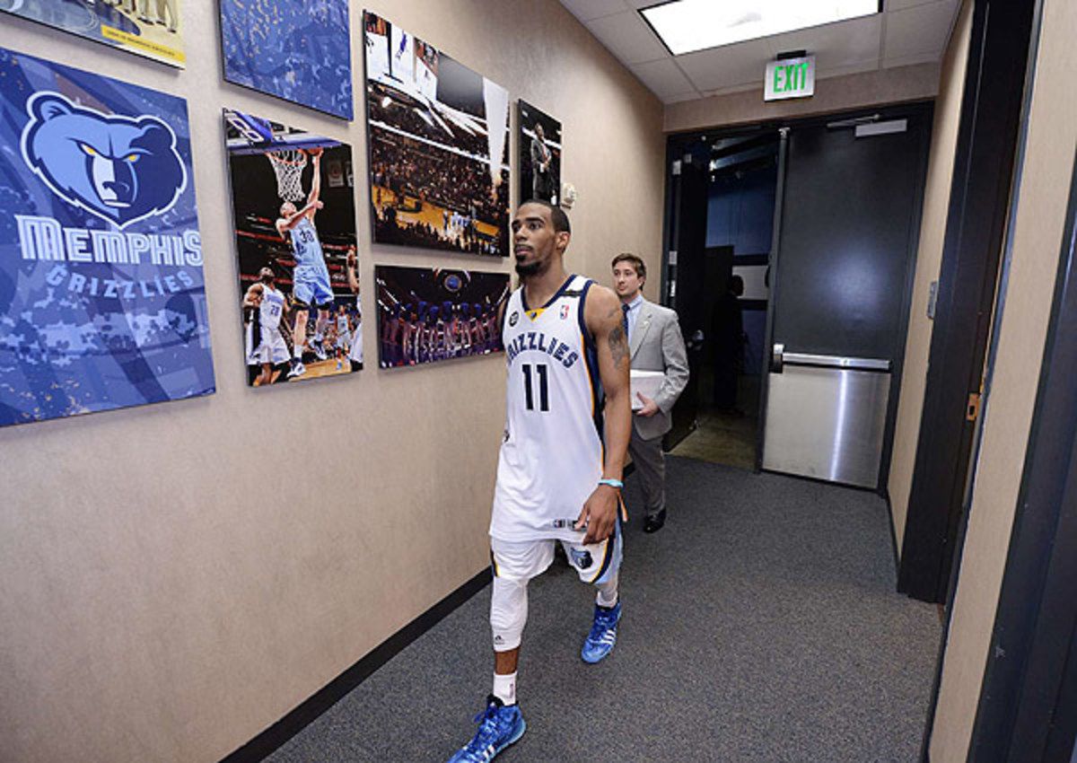 mike-conley-memphis-grizzlies-nba-playoffs-2013-hallway.jpg
