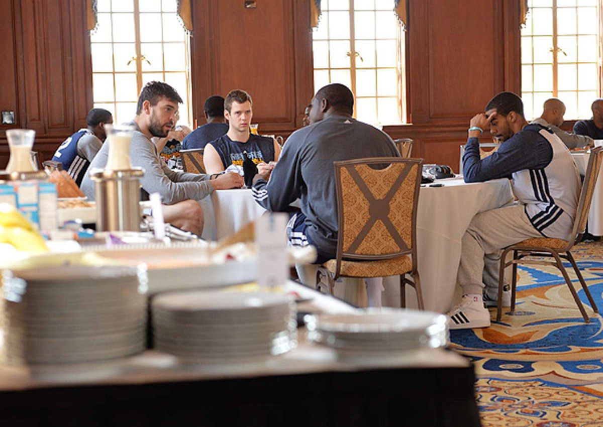 memphis-grizzlies-nba-playoffs-2013-lunch-gasol.jpg