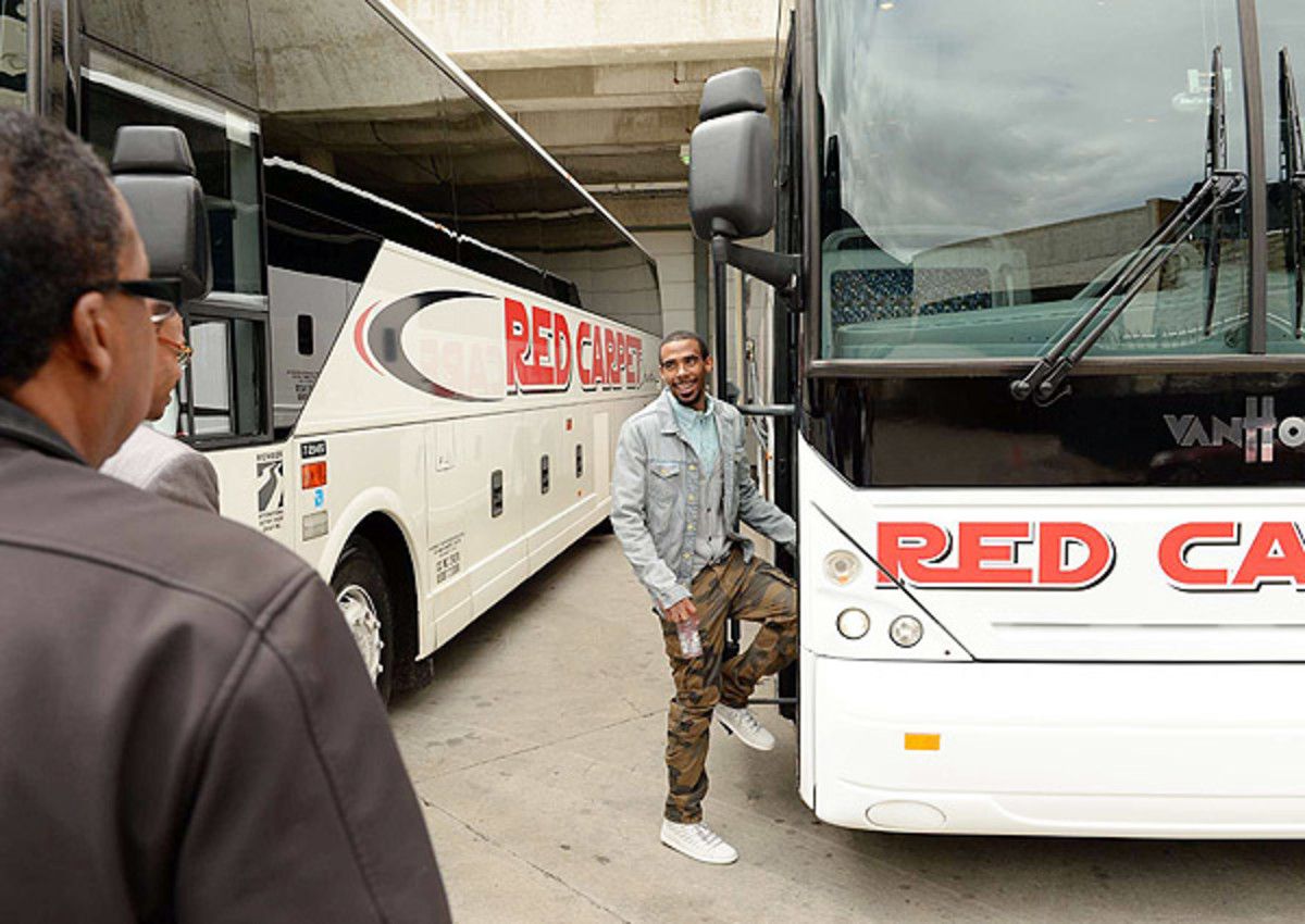 mike-conley-memphis-grizzlies-nba-playoffs-2013-bus.jpg