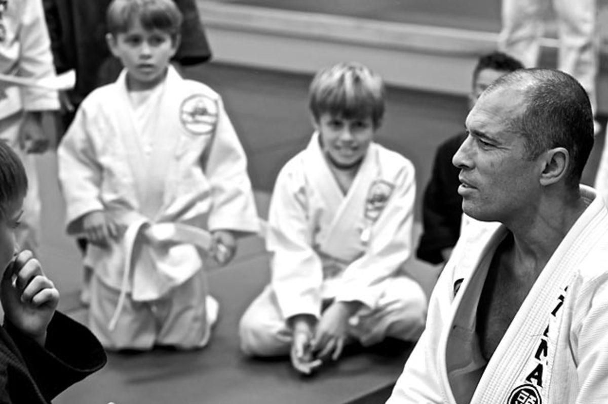 131220131630-royce-gracie-passing-it-on-single-image-cut.jpg