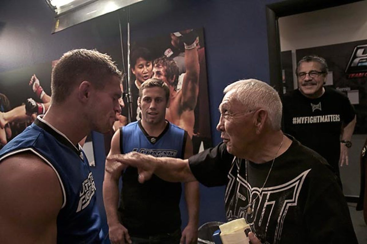 131220132102-backstage-tuf-w-urijah--cruickshank-single-image-cut.jpg