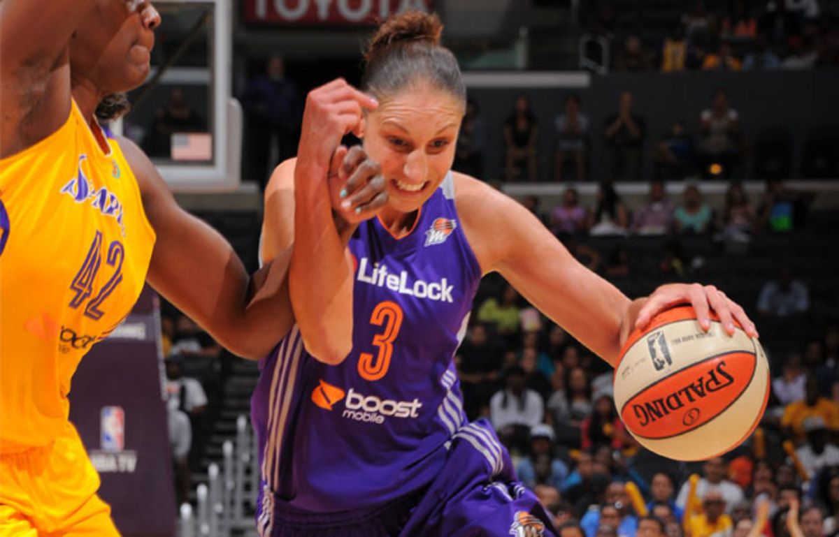 Diana Taurasi had 32 points to snap the Sparks' 19-game regular season home winning streak.