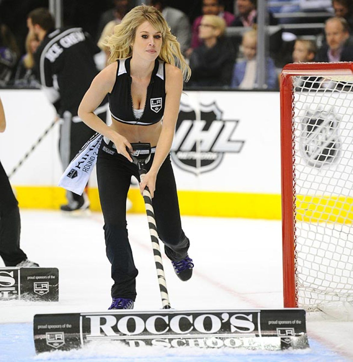 130604160608-los-angeles-kings-ice-crew-girl-0071305283204-sharks-at-kings-single-image-cut.jpg