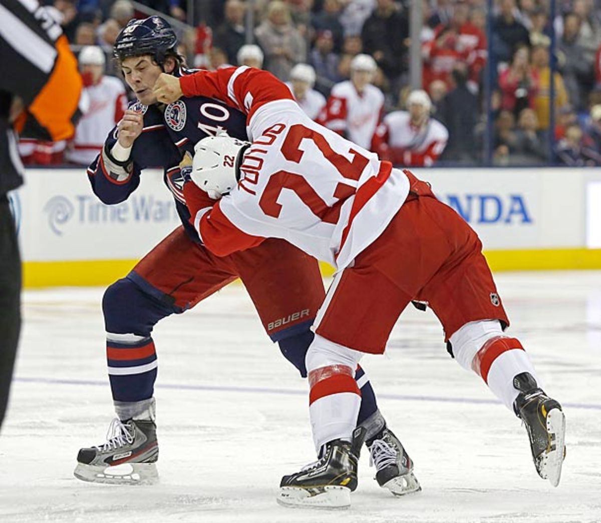 Jordin Tootoo fight