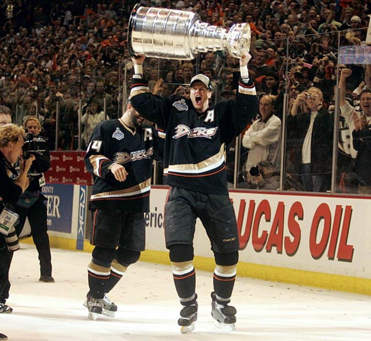 130404163202-chris-pronger-ducks-stanley-cup-001099087-single-image-cut.jpg