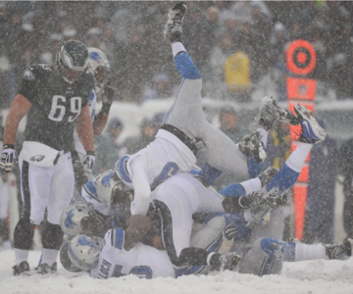 The Week 14 Eagles-Lions game featured nine fumbles. A snowy Super Bowl could prove equally sloppy. (Al Tielemans/Sports Illustrated) 