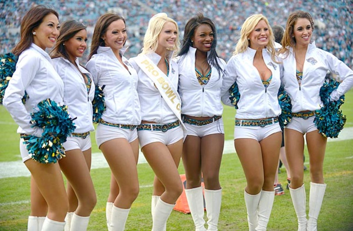 131216165201-jacksonville-jaguars-the-roar-cheerleaders-ap198079168529-4-single-image-cut.jpg