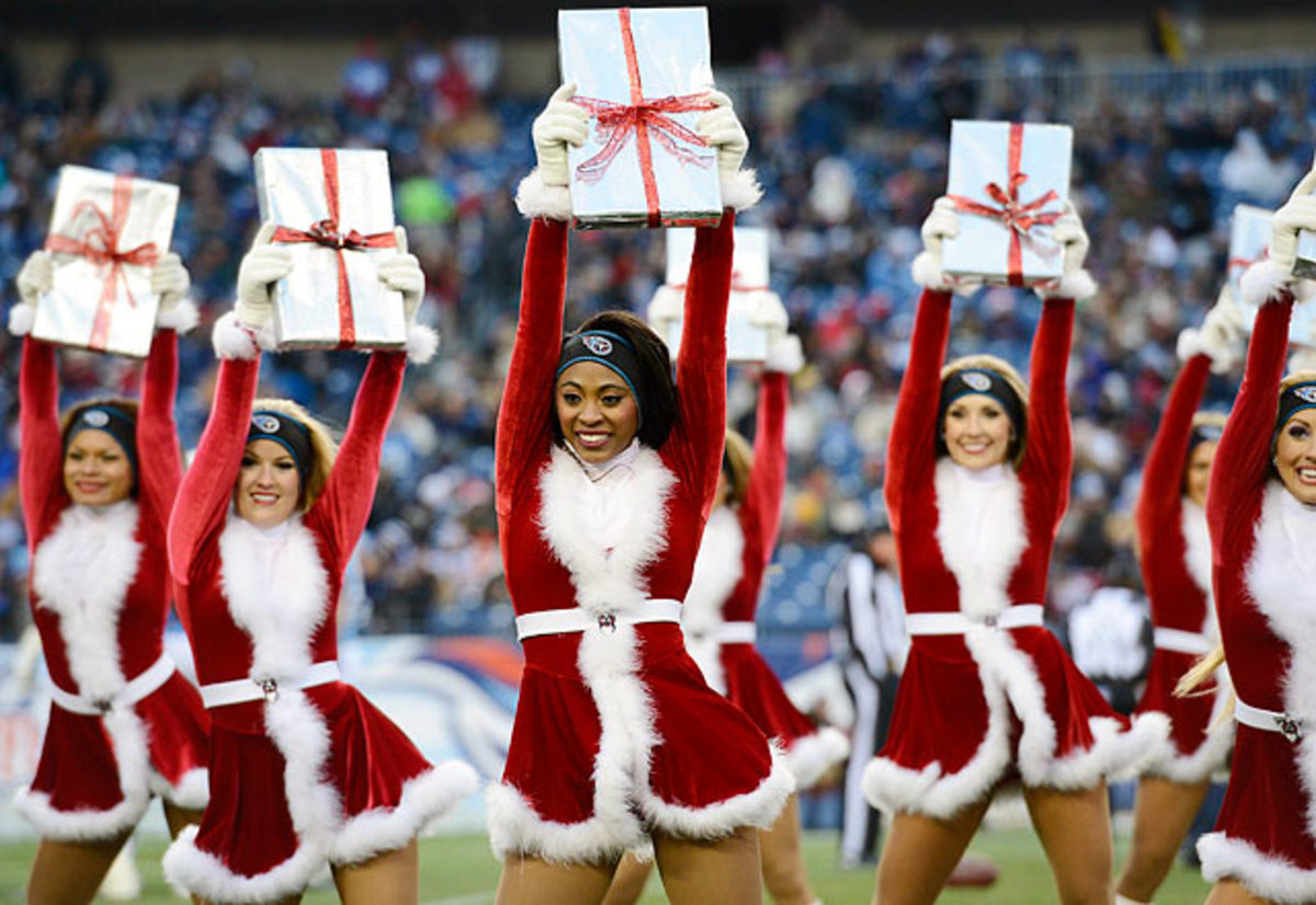 131216165409-tennessee-titans-cheerleaders-ap218499214033-19-single-image-cut.jpg