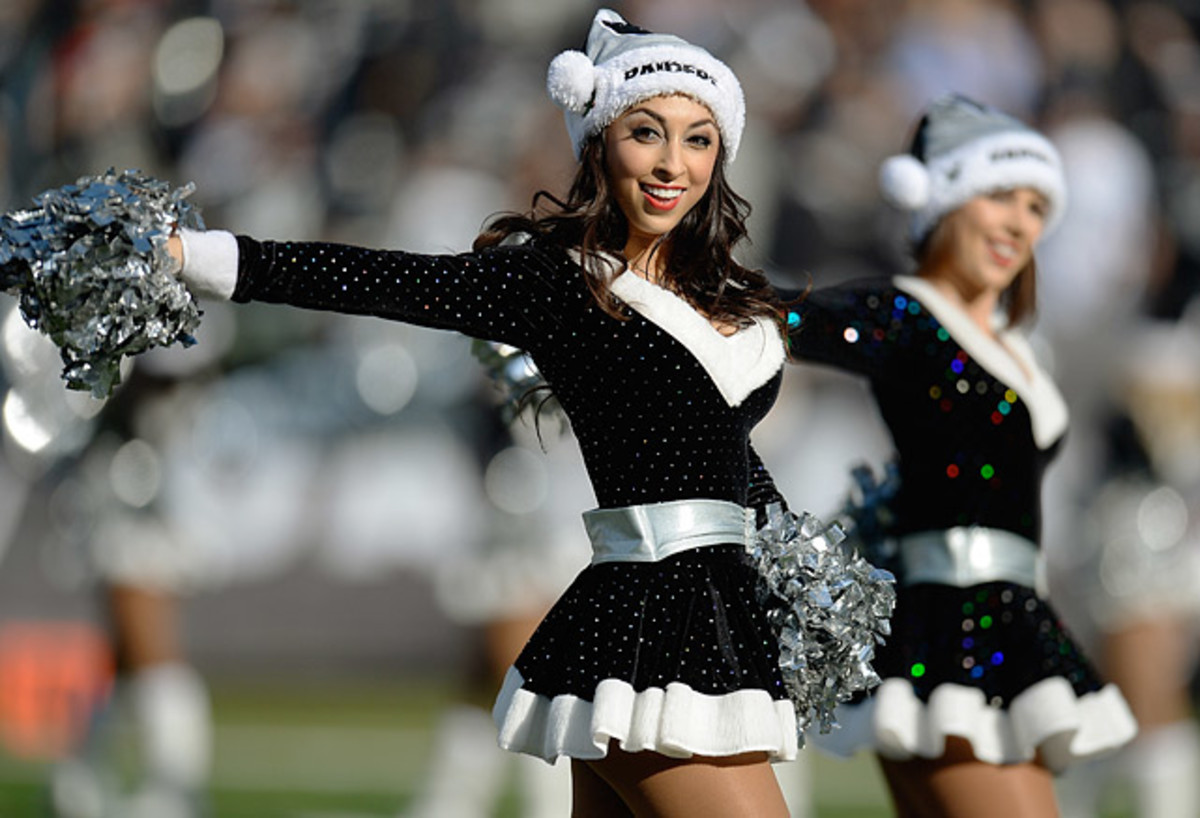 131216165231-oakland-raiders-raiderettes-cheerleaders-457029609-10-single-image-cut.jpg