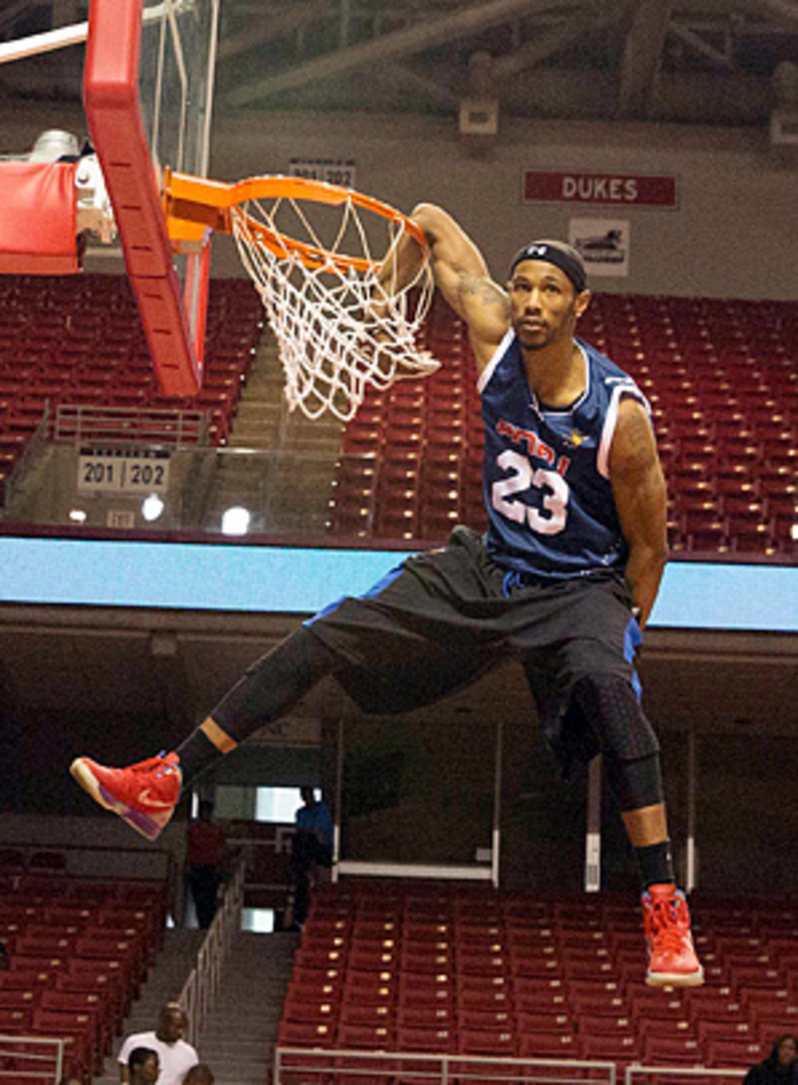 Chris Staples, who never played college basketball, has parlayed his athleticism into a career as a dunker.