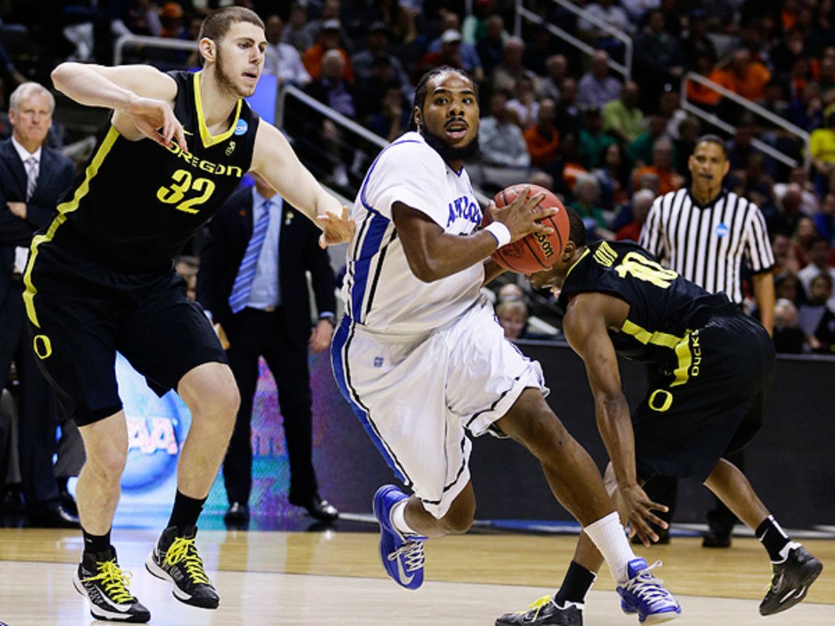 Jordair Jett's experience could help contribute to a surprise St. Louis run come March. (Ezra Shaw/Getty Images)