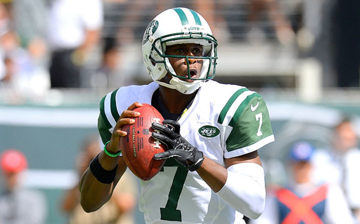 Geno Smith went 24-for-38 for 256 yards and a touchdown against the Buccaneers in Week 1.