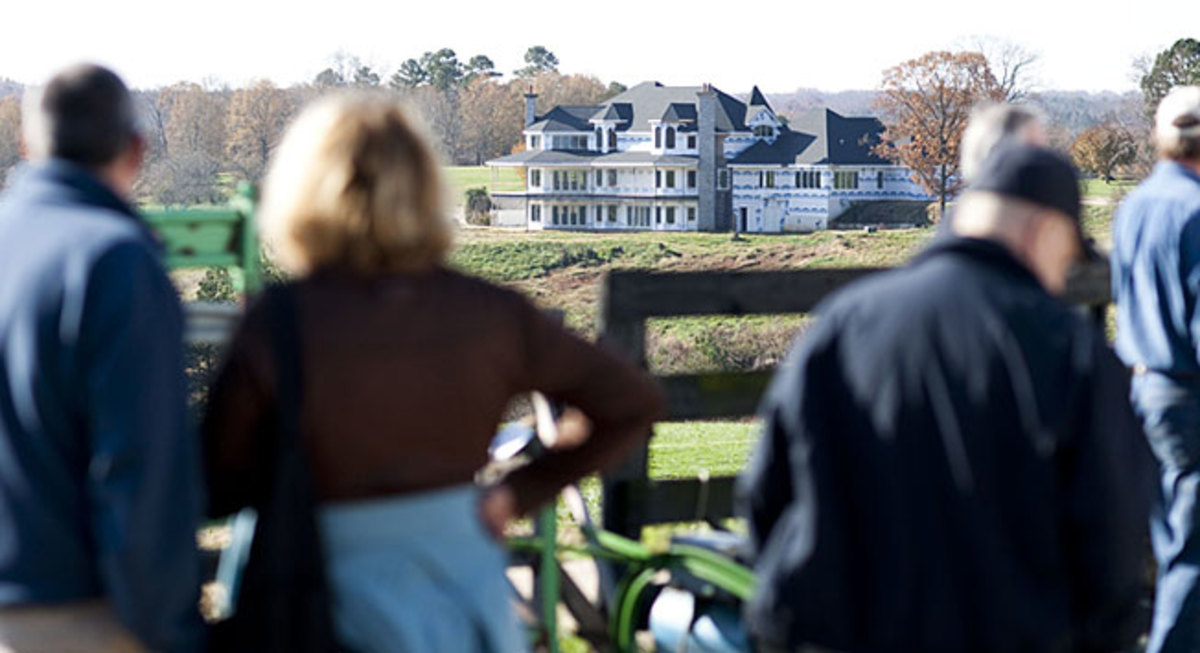 Jeremy Mayfield's former home in Catawba, NC, was sold at a pubic auction in 2009.