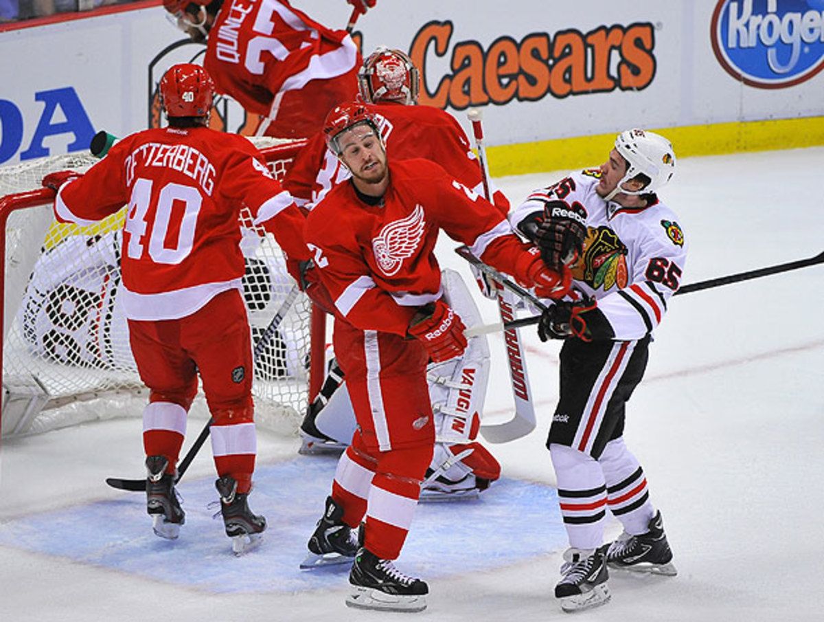 Andrew Shaw mixes it up with the Red Wings.