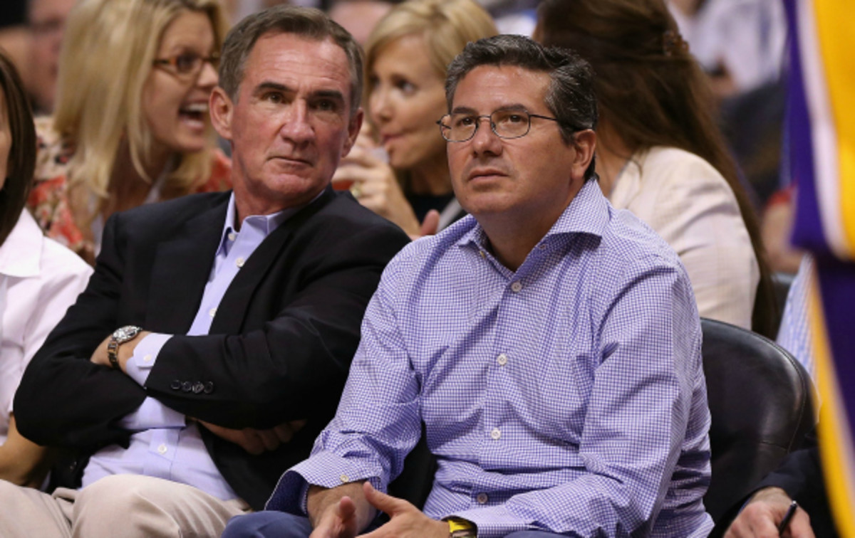 Mike Shanahan and Dan Snyder's relationship has been under scrutiny as of late. (Christian Petersen/Getty Images)