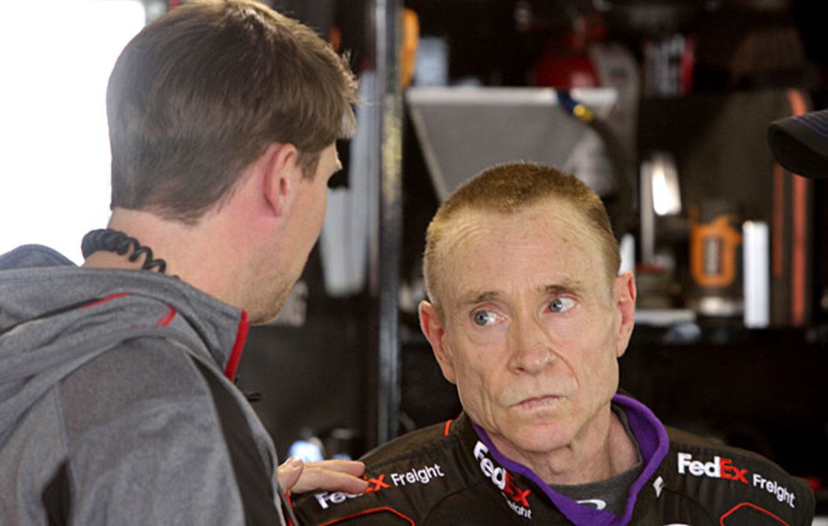 Denny Hamlin conferred with Mark Martin during practice at Martinsville.
