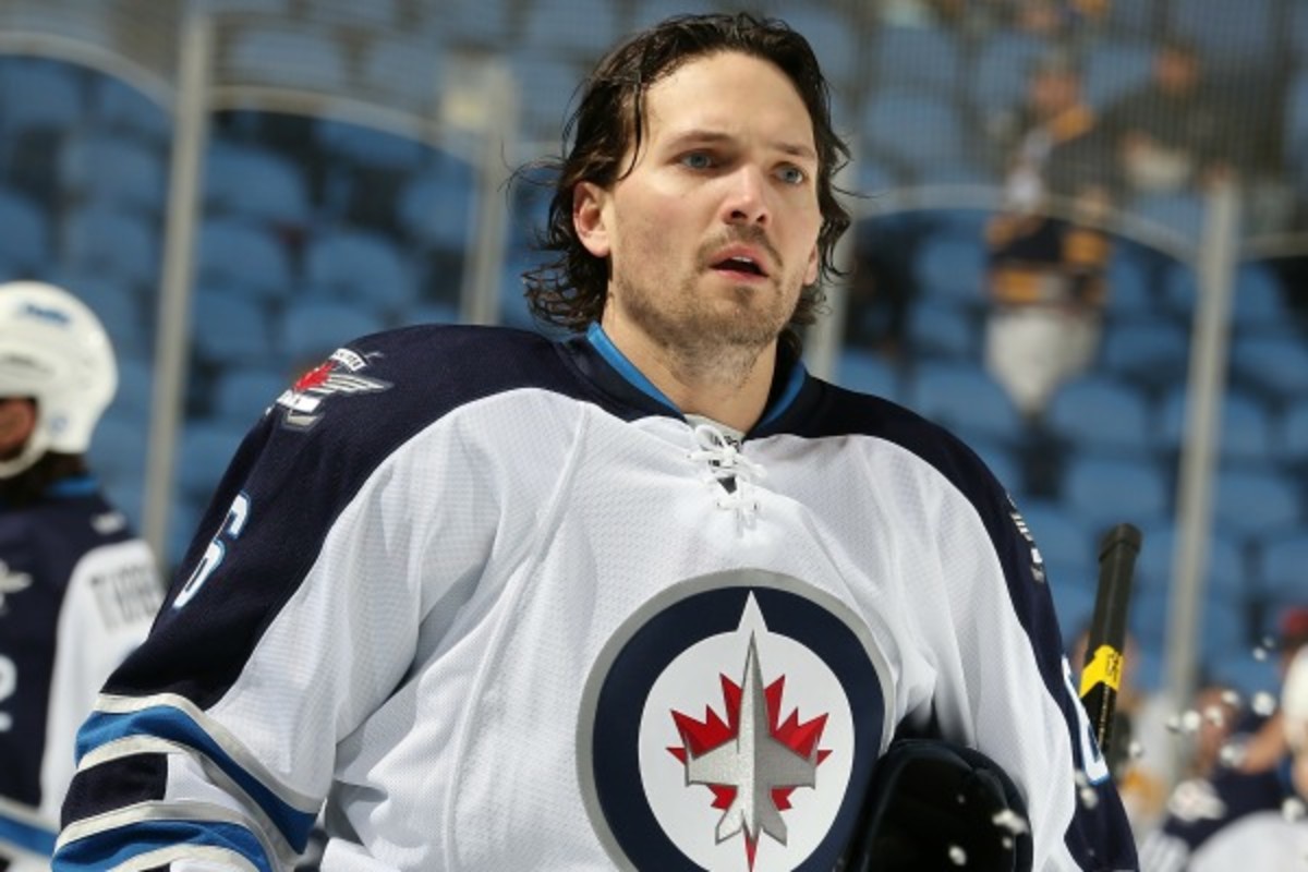 Defenseman Ron Hainsey signed a one-year deal with the Carolina Hurricanes. (Sean Rudyk/Getty Images)
