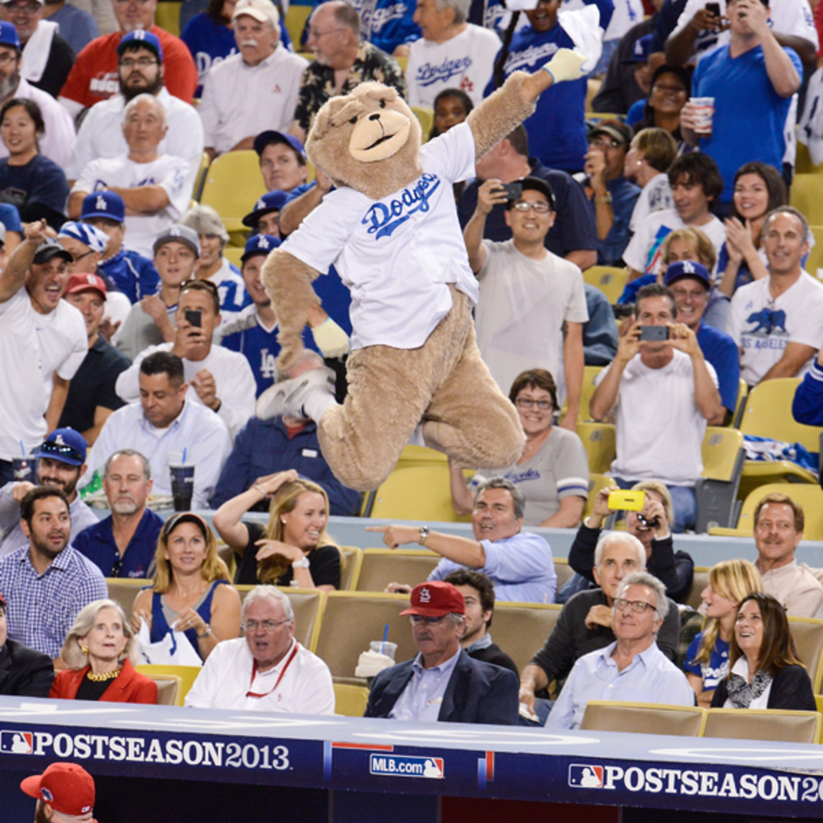 Dodgers bear :: Getty Images