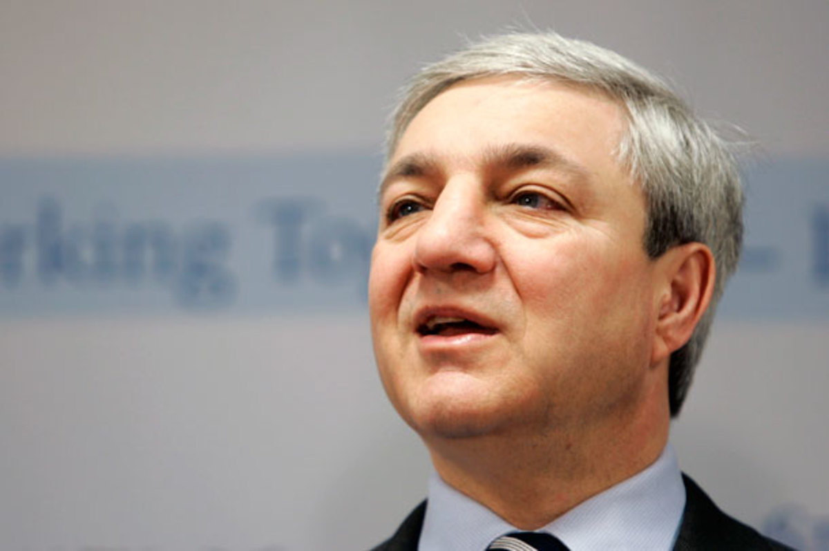 Ex-PSU president Graham Spanier made the most of any public college executive in the 2011-12 fiscal year. (AP)