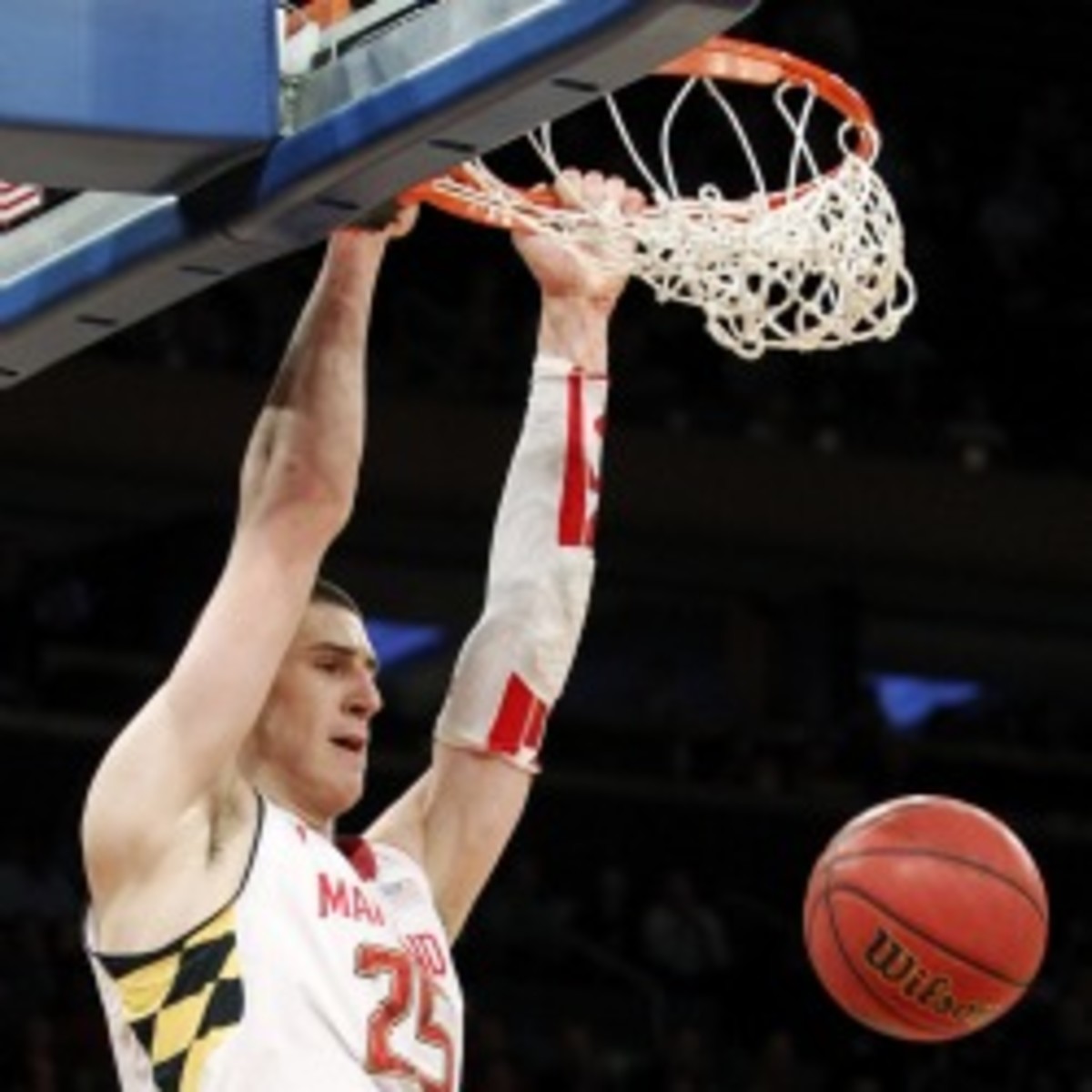 Potential NBA Draft lottery pick Alex Len will miss 4-6 months after ankle surgery. (Jason Szenes/Getty Images)