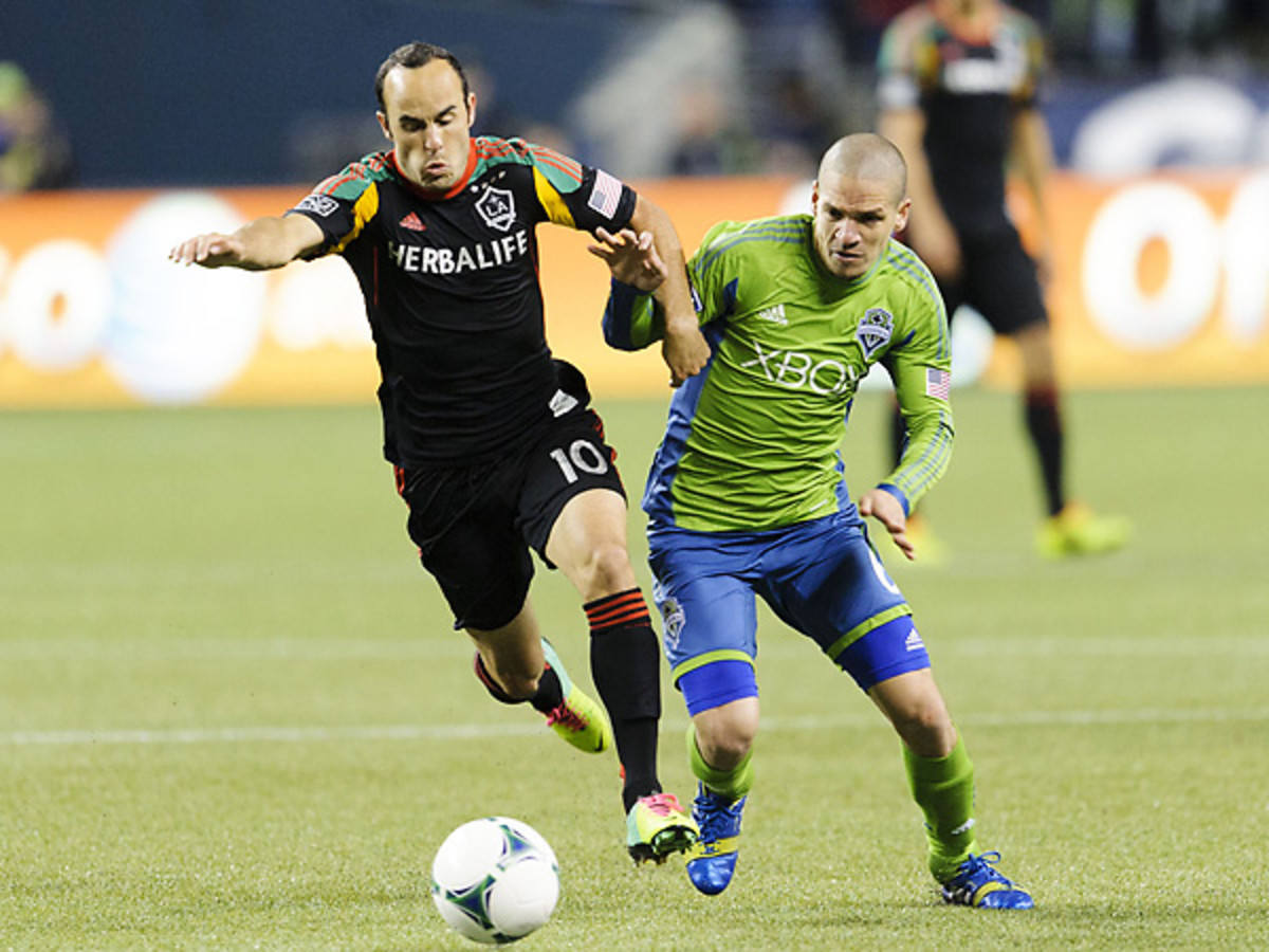 Landon Donovan and the Galaxy drew on the final game of the regular season. (Steven Bisig/USA Today Sports)