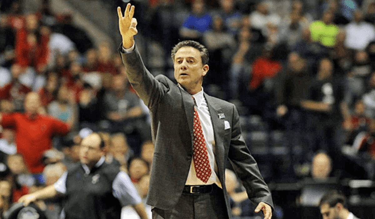 Rick Pitino sports an unblemished record in the Sweet 16 after Louisville's win over Oregon. (SI)