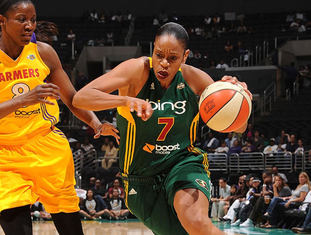 Tina Thompson and the other veterans will step up and lead the Seattle Storm rookies.