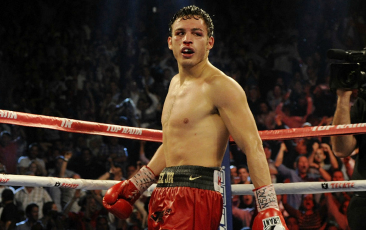 Julio Cesar Chavez Jr. makes adjusted weight for Saturday's fight ...