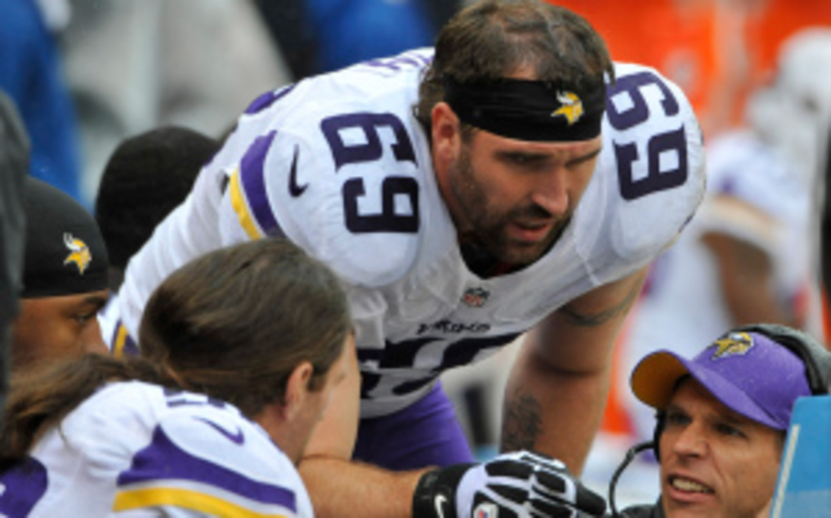 The Vikings are reportedly working to possibly move Pro Bowl defensive end Jared Allen before Tuesday's trade deadline. (David Banks/Getty Images)