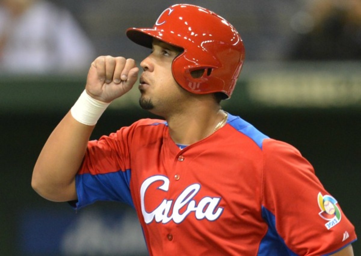 Cuban free agent Jose Abreu signed with the White Sox. (KAZUHIRO NOGI/Getty Images)